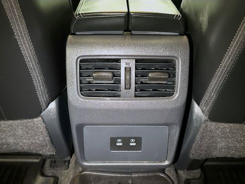 Used 2024 Nissan Rogue SV w/ SV Premium Package FWD image 23