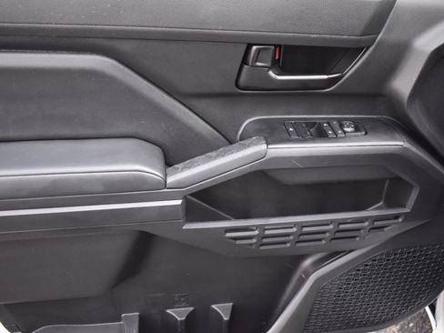 Used 2024 Toyota Tacoma SR image 22