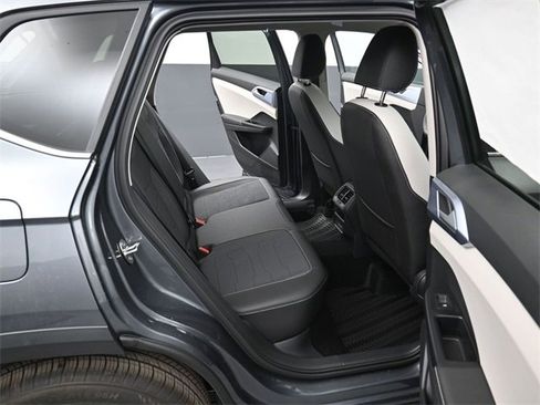 New 2026 Volkswagen Taos SE image 13