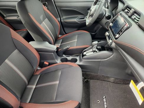 New 2025 Nissan Versa SR w/ Trunk Package FWD image 17