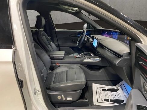 Certified 2025 Lincoln Nautilus Reserve w/ Jet Appearance Package AWD/4WD image 20