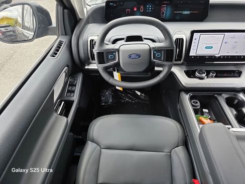 New 2026 Ford Expedition Max Active RWD image 15