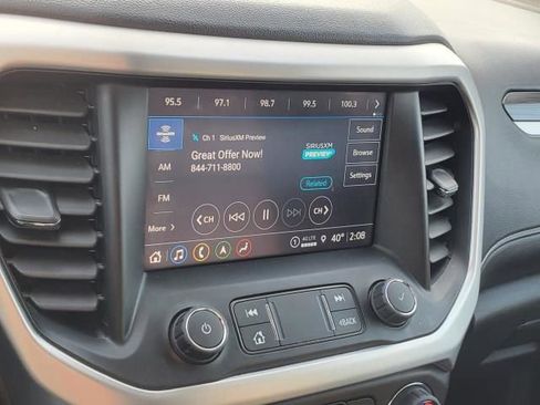 Used 2023 GMC Acadia SLT image 30