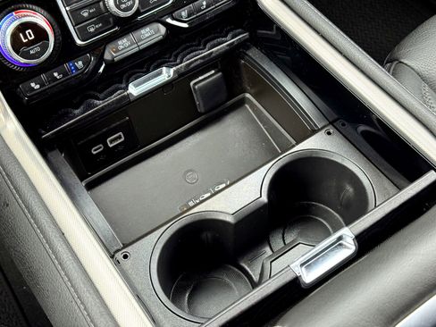 Used 2024 GMC Yukon Denali image 29