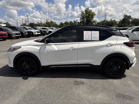 Used 2023 Nissan Kicks SR w/ SR Premium Package FWD image 7