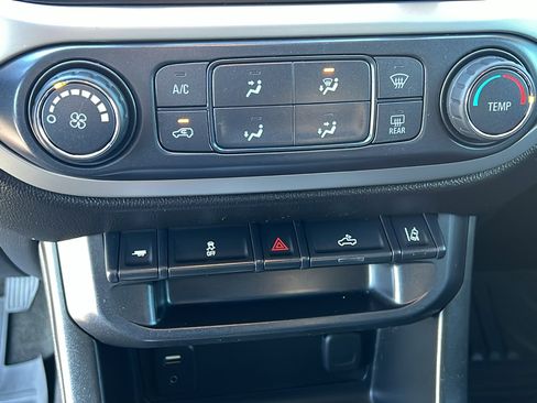 Used 2018 Chevrolet Colorado LT w/ LT Convenience Package image 18