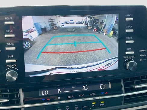 Used 2023 Toyota Sienna LE FWD image 13