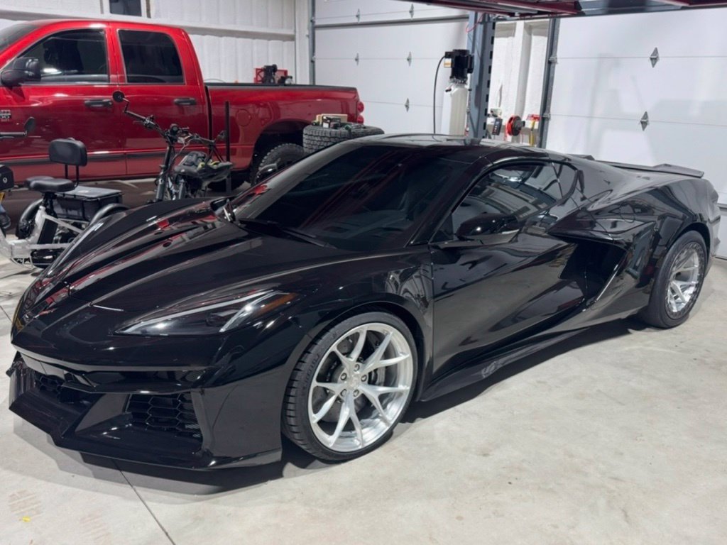 Used 2025 Chevrolet Corvette E-Ray w/ ZER Performance Package AWD/4WD image 12