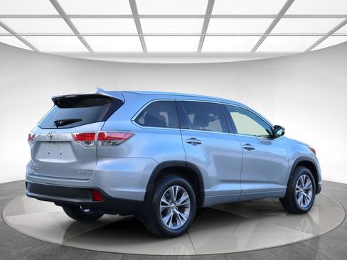 Used 2015 Toyota Highlander XLE image 8