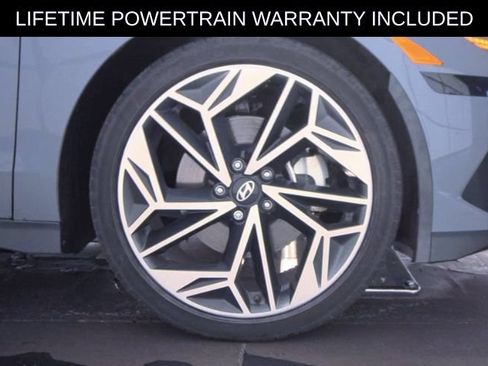 Used 2024 Hyundai Ioniq 6 SEL AWD/4WD image 17
