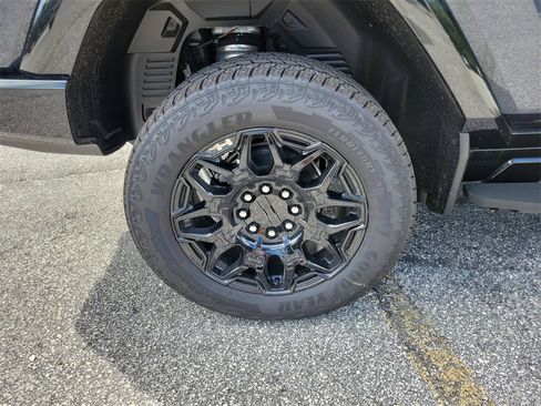 New 2025 GMC Hummer EV 2X image 4