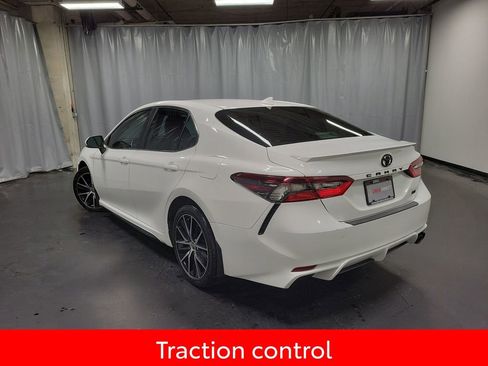 Used 2023 Toyota Camry SE image 6