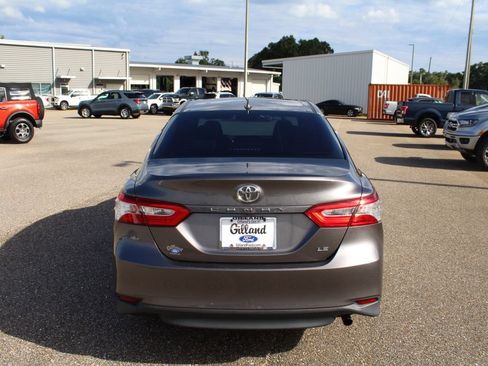 Used 2019 Toyota Camry LE FWD image 6