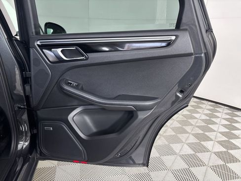 Used 2022 Porsche Macan w/ Premium Package Plus image 26