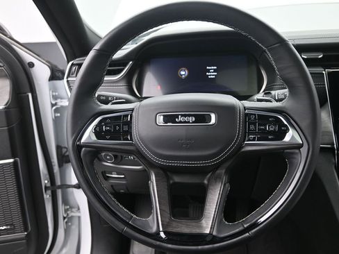 Used 2024 Jeep Grand Cherokee L Overland w/ Advanced Protech Group III AWD/4WD image 29