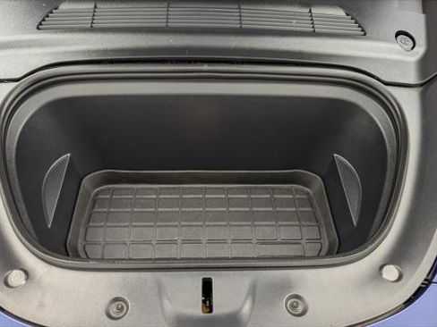 Used 2022 Tesla Model Y Long Range image 31