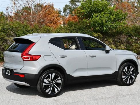 Used 2025 Volvo XC40 B5 Ultra image 6