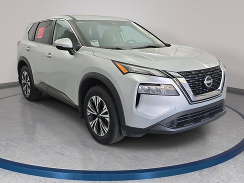Certified 2022 Nissan Rogue SV image 3