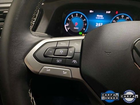 Used 2025 Volkswagen Atlas Cross Sport SE w/ Black Wheel Package image 33