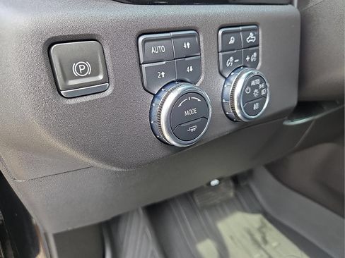 Used 2024 GMC Sierra 1500 SLT w/ SLT Premium Package AWD/4WD image 11