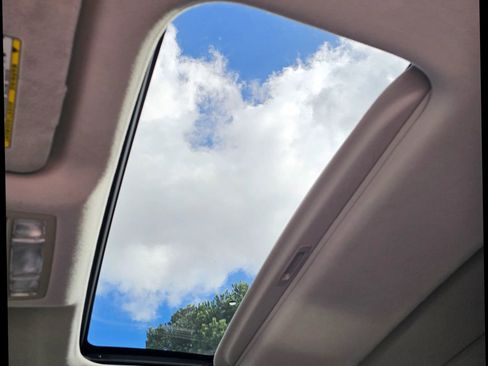 Used 2011 Toyota Venza w/ Premium Pkg #2 image 33