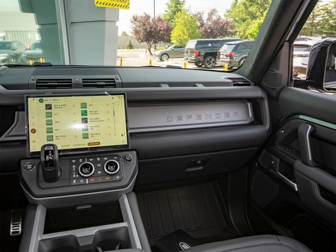 New 2026 Land Rover Defender 110 X AWD/4WD image 41