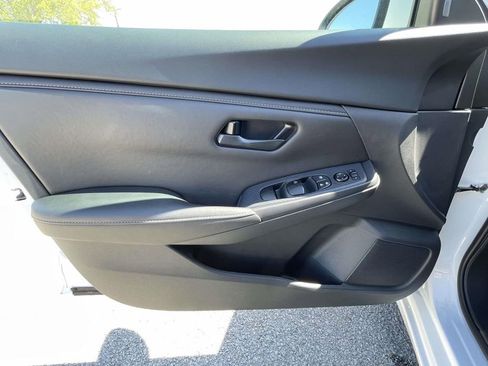 Used 2025 Nissan Sentra S image 15