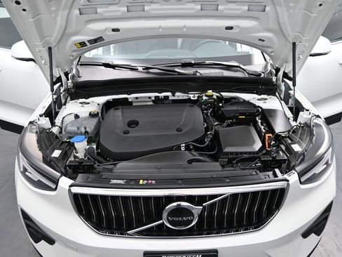 Used 2025 Volvo XC40 B5 Plus AWD/4WD image 22