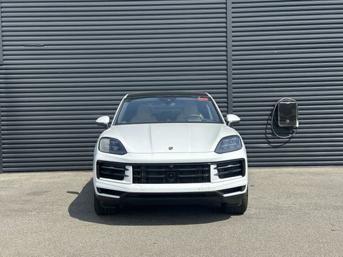 Certified 2025 Porsche Cayenne E-Hybrid Coupe AWD/4WD image 11