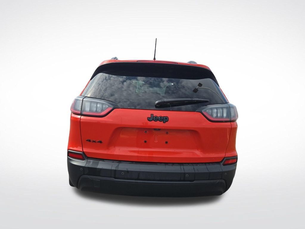 Used 2021 Jeep Cherokee Latitude Plus AWD/4WD image 4
