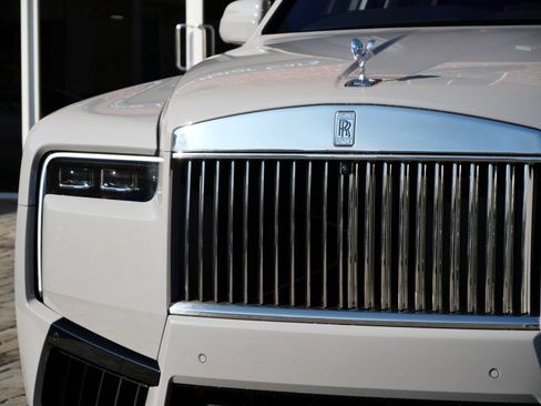 Certified 2025 Rolls-Royce Cullinan AWD/4WD image 7