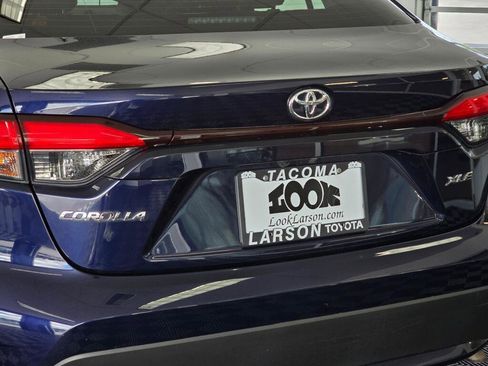 Used 2020 Toyota Corolla XLE w/ Carpet Mat Package (TMS) image 12