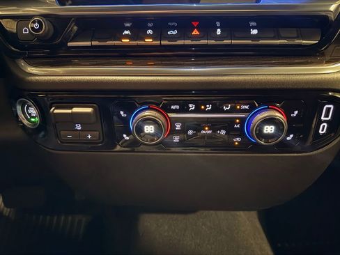 Used 2025 Chevrolet Silverado 1500 LT image 24