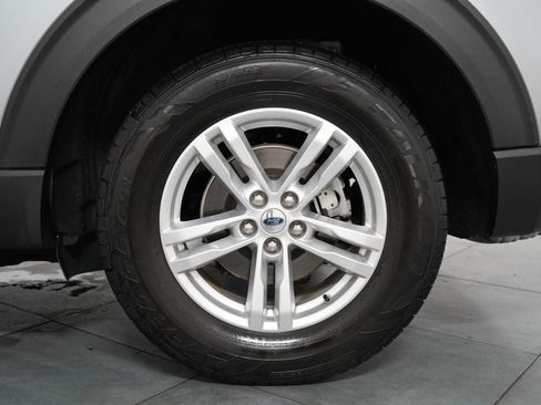 Used 2020 Ford Explorer XLT w/ Equipment Group 202A AWD/4WD image 35