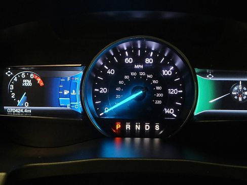 Used 2019 Ford Explorer XLT w/ Equipment Group 201A FWD image 23