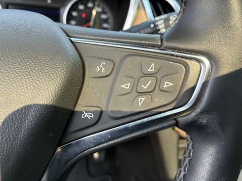 Used 2024 Chevrolet Equinox Premier FWD image 31