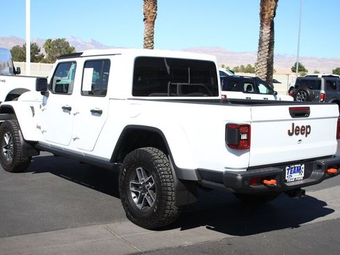 Used 2025 Jeep Gladiator Mojave AWD/4WD image 5
