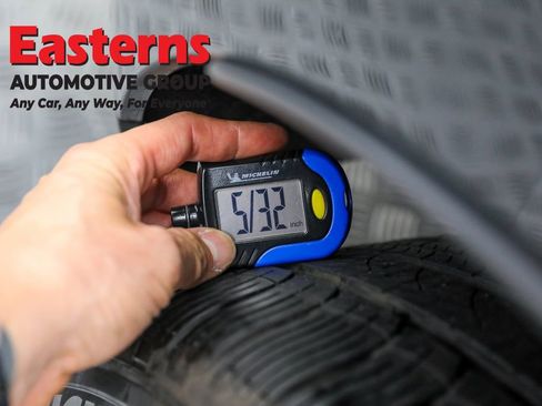 Used 2023 Porsche Macan T image 30