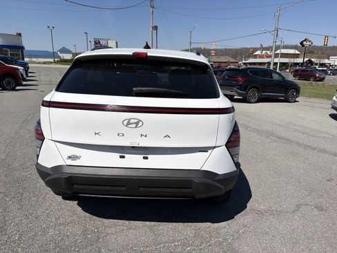 Used 2025 Hyundai Kona SEL image 7