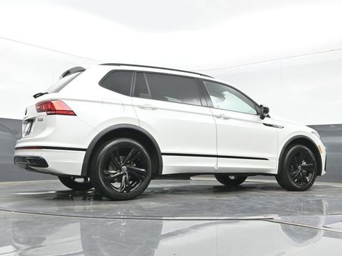 Used 2023 Volkswagen Tiguan SE R-Line FWD image 25