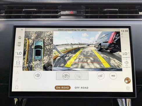 Used 2025 Land Rover Range Rover Sport SE image 13