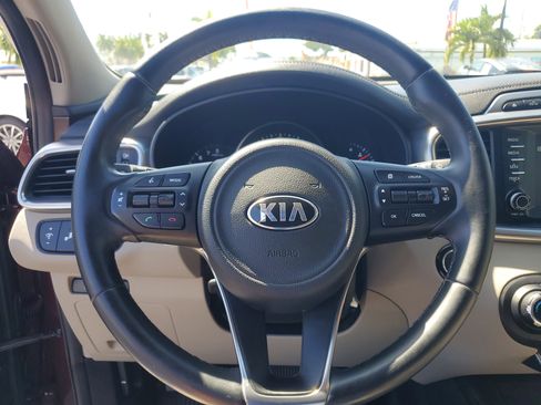 Used 2017 Kia Sorento EX w/ EX V6 Premium Package image 16