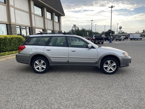 Used 2005 Subaru Outback 2.5XT Limited AWD/4WD image 3