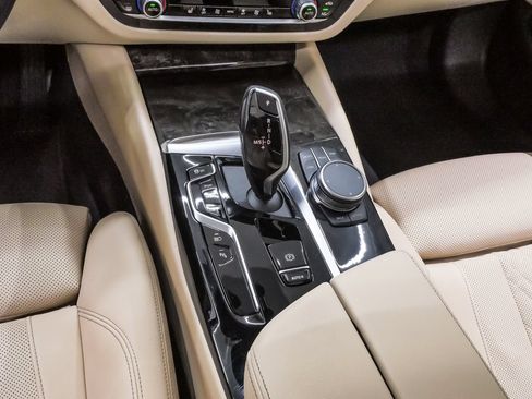 Used 2023 BMW 530e w/ Premium Package RWD image 19