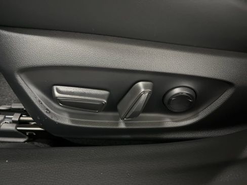 New 2026 Toyota Prius Plug-In Hybrid FWD image 20