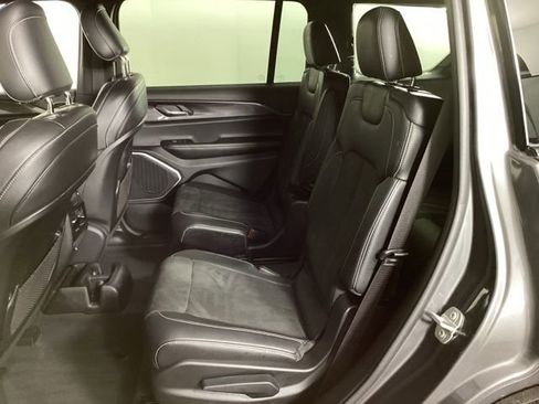 Used 2021 Jeep Grand Cherokee L Altitude image 32