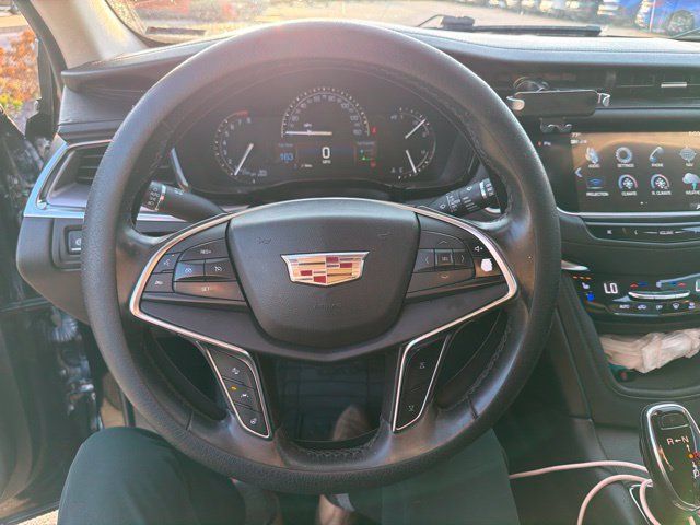 Used 2018 Cadillac XT5 Premium Luxury FWD image 16