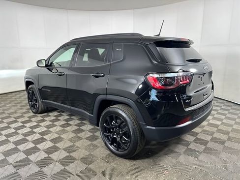 Used 2024 Jeep Compass Latitude w/ Sun and Sound Group image 5