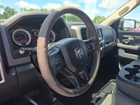 Used 2020 RAM 1500 Classic SLT AWD/4WD image 9
