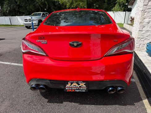 Used 2016 Hyundai Genesis 3.8 RWD image 12